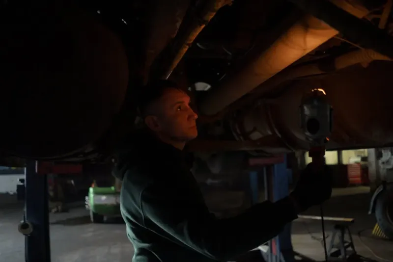 Drivetrain Death by a Thousand Miles: Reading the Wear Signs Before Your Rig Leaves You Stranded